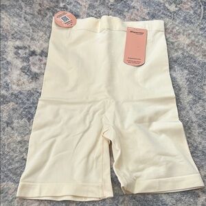 High waisted shaper short